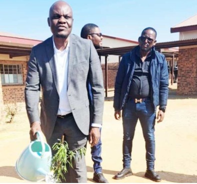 MEC Fidel Mlombo brings books and food to eMalahleni schools in honour of Nelson Mandela month