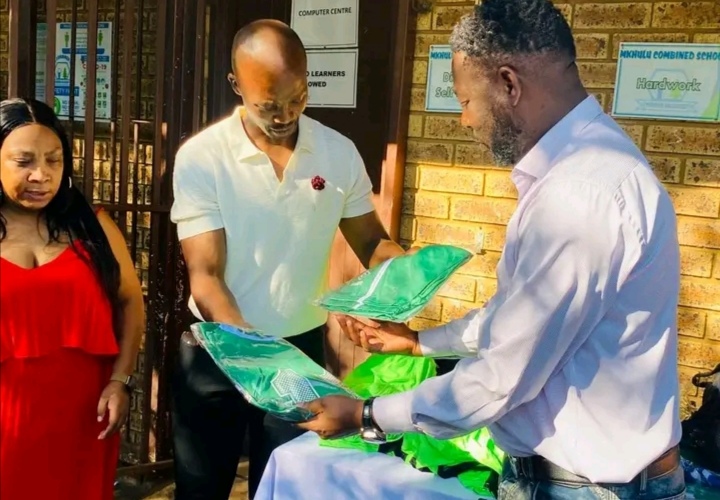 Steve Tshwete donates sports kit to Mkhulu Secondary